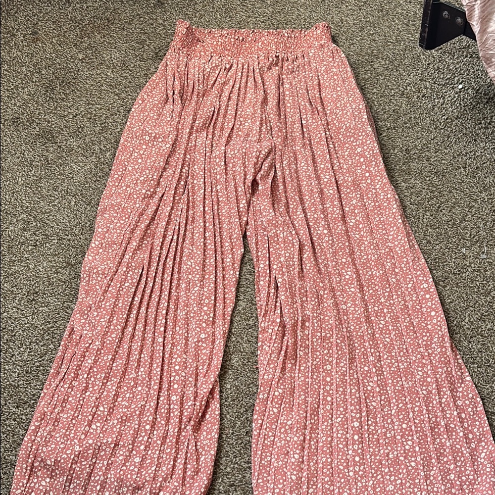 Pleated Pink Wide-Leg Pants